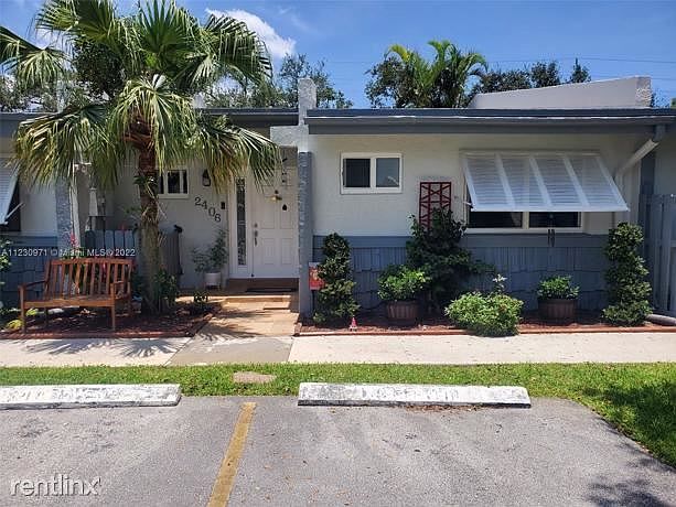 1st image of 2406R N 37th Ave