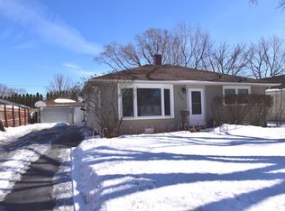 3700 Owl Dr, Rolling Meadows, IL 60008