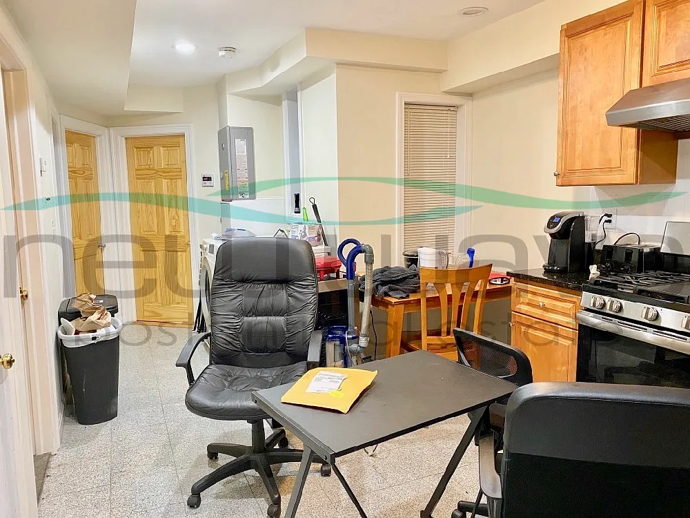 4 bed, 999 sqft, $6,000 — Photo 4