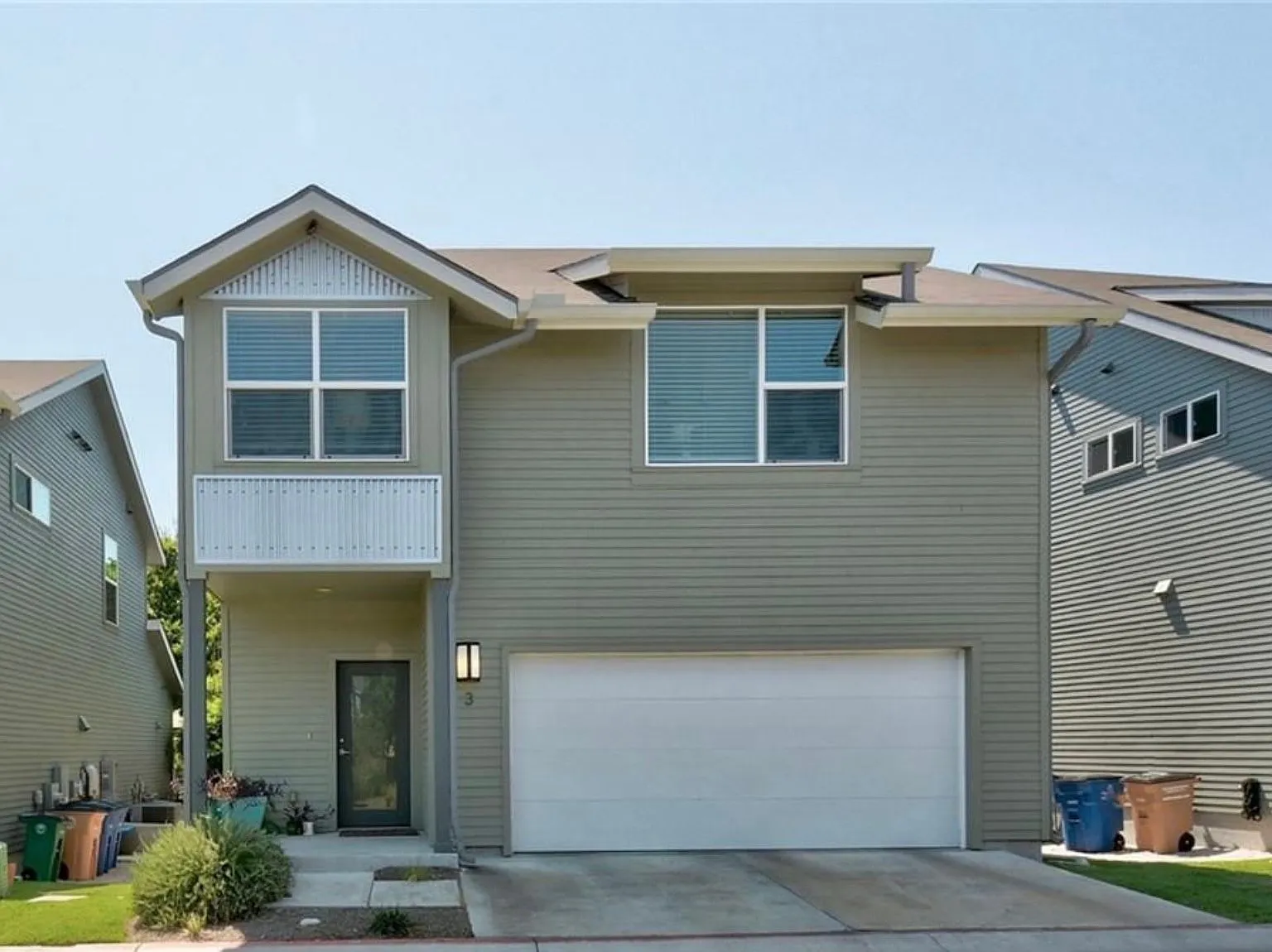 3 bed, 2.5 bath, 1839 sqft, $2,830 — Photo 4