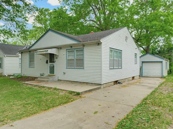 2011 SW Stone Ave, Topeka, KS 66604