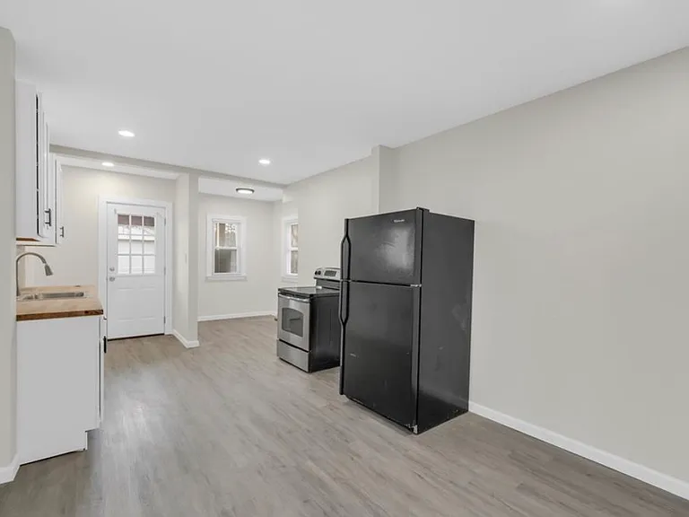 967 Oakland Ave #967 — Photo 7