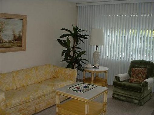 4th image of 1502 S Lakeside Dr APT 203