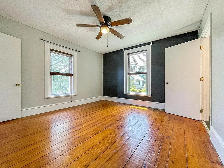 27 Brentwood St #2 — Photo 36