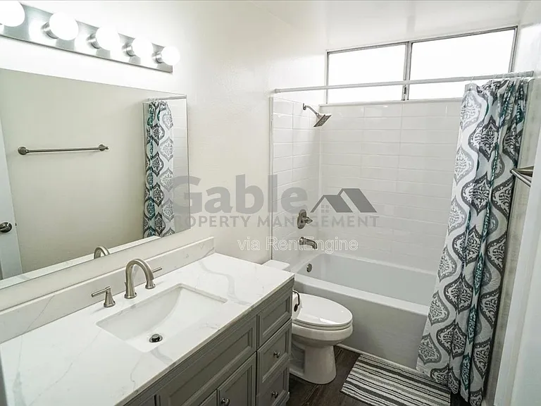 23922 Avenida Entrana — Photo 8