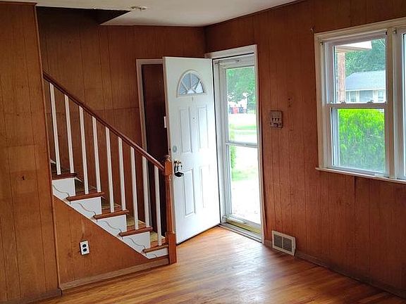 2nd image of 605 Raws Ave