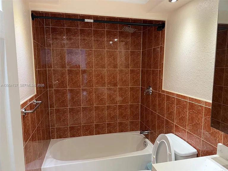 7010 NW 186th St #5-510 — Photo 5