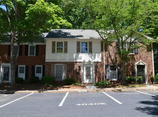 4040 E Huntingreen Ln, Winston Salem, NC 27106