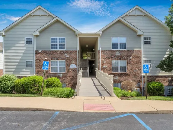 1634 Piedmont Cir, Saint Peters, MO 63304