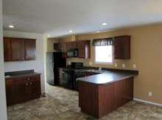 9796 Bellcrest Blvd, Fenton, MI 48430