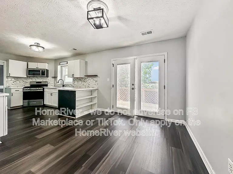 11876 Plantation Pkwy — Photo 9