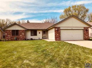 3201 SW Gainsboro Rd, Topeka, KS 66614