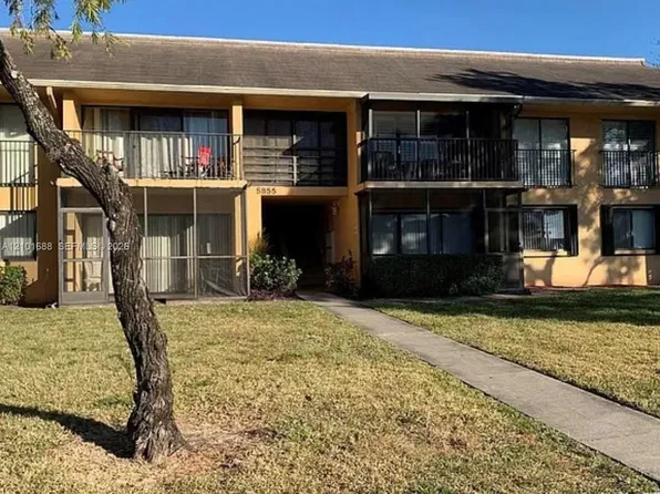 5855 Washington St APT 90, Hollywood, FL 33023