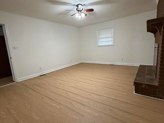 5th image of 4333 Columbia Rd