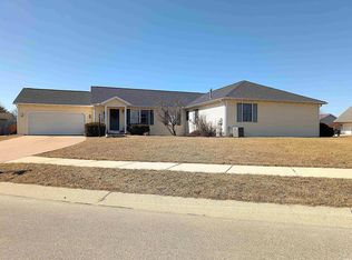 981 Spring Crossing Dr, Middlebury, IN 46540