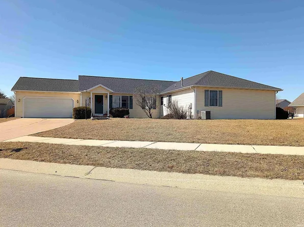 981 Spring Crossing Dr, Middlebury, IN 46540