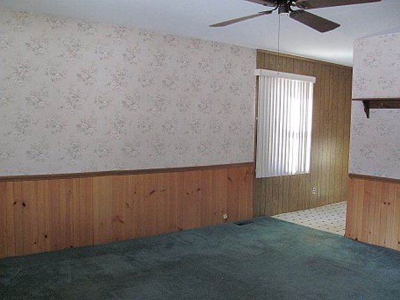 4th image of 108 7th Ave