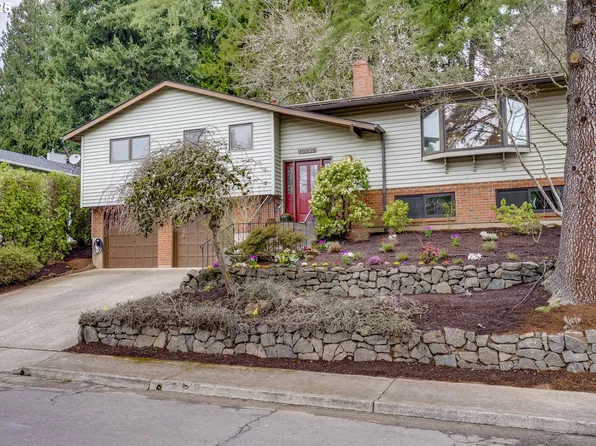 10935 SW Pathfinder Way, Portland, OR 97223