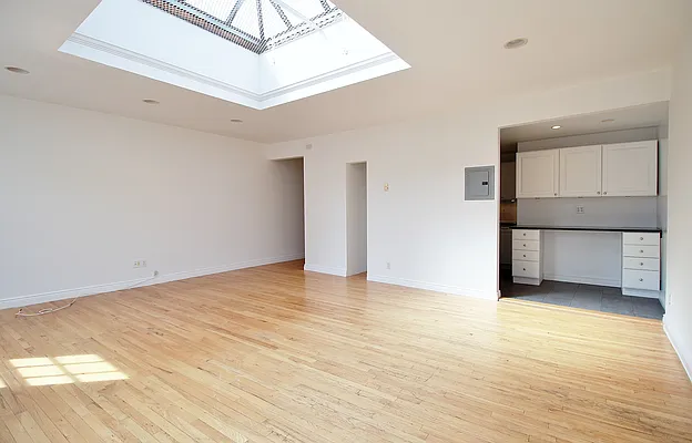 Rented by Julianna Realty Corp | media 16