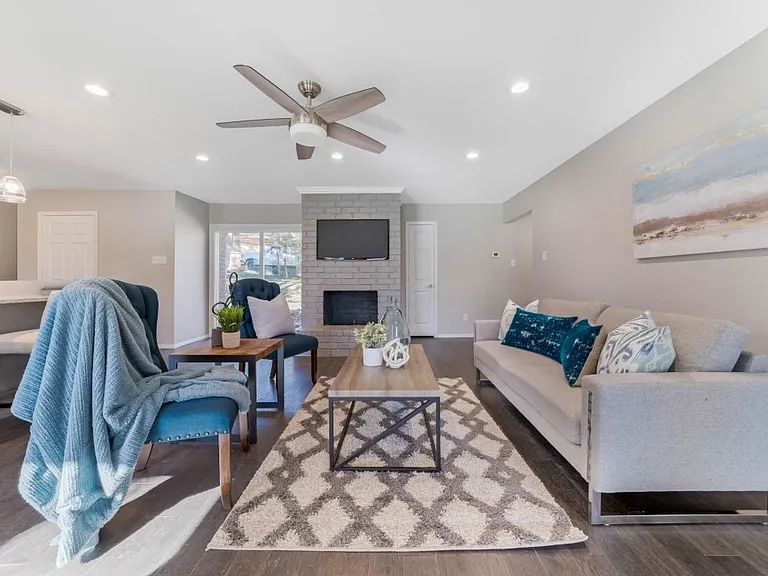 1131 Forester Dr — Photo 4
