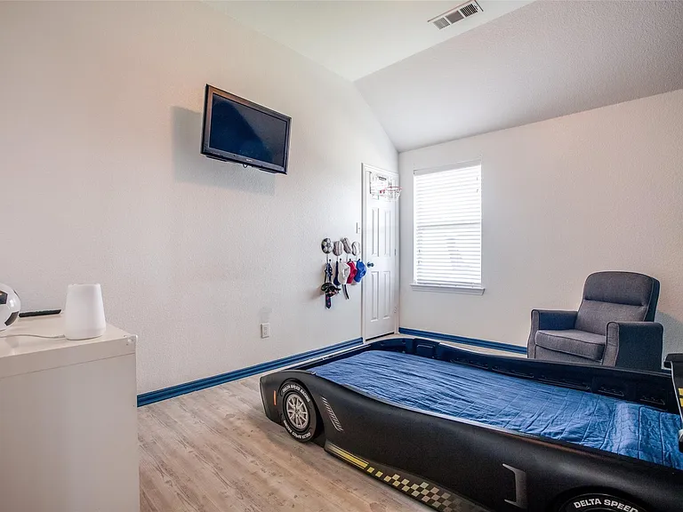 1320 Wheatear Dr — Photo 17