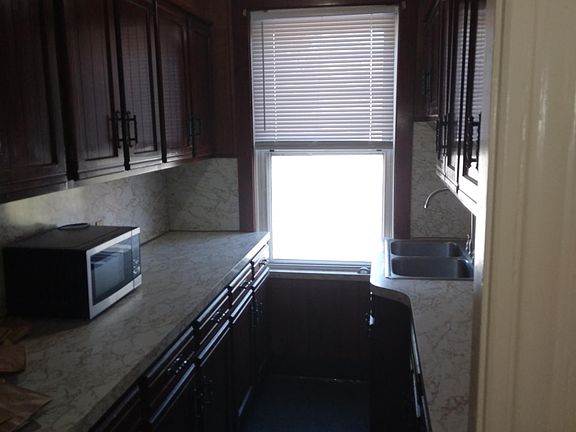 3rd image of 91 Penn St Floor 2