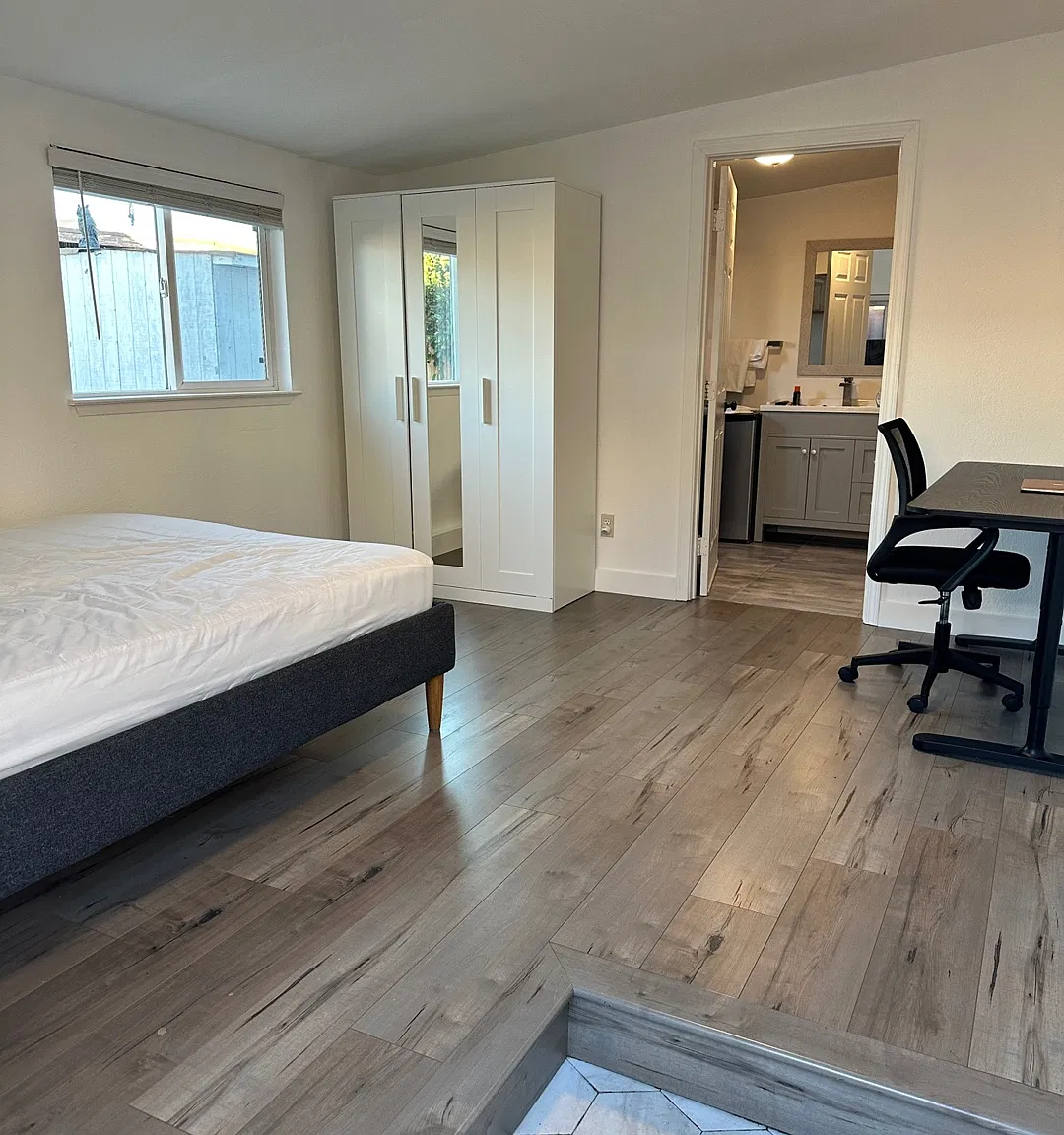 1 bed, 450 sqft, $1,950 — Photo 1