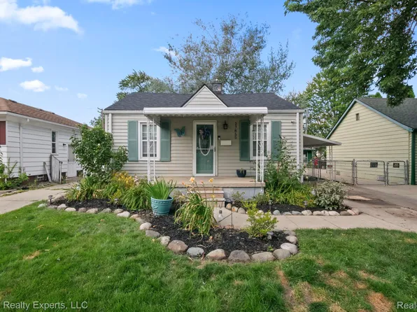 27855 Kaufman St, Roseville, MI 48066
