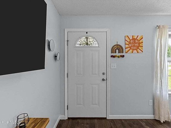 5th image of 141 Zenith Dr