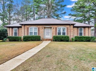 909 Longview Cir, Adamsville, AL 35005