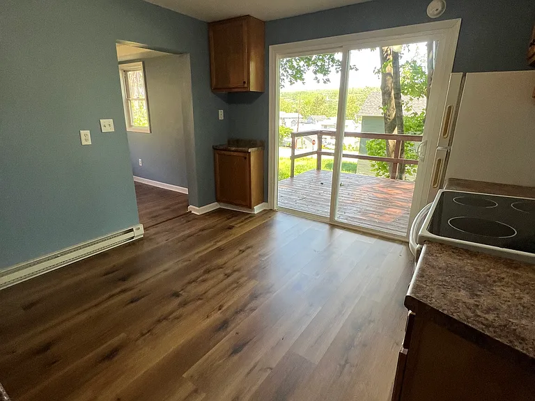 703 Yale St — Photo 13