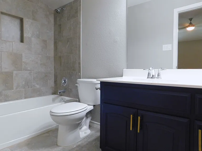 2401 Windhaven Dr — Photo 28
