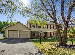 4701 Dawngate Ln, Rolling Meadows, IL 60008