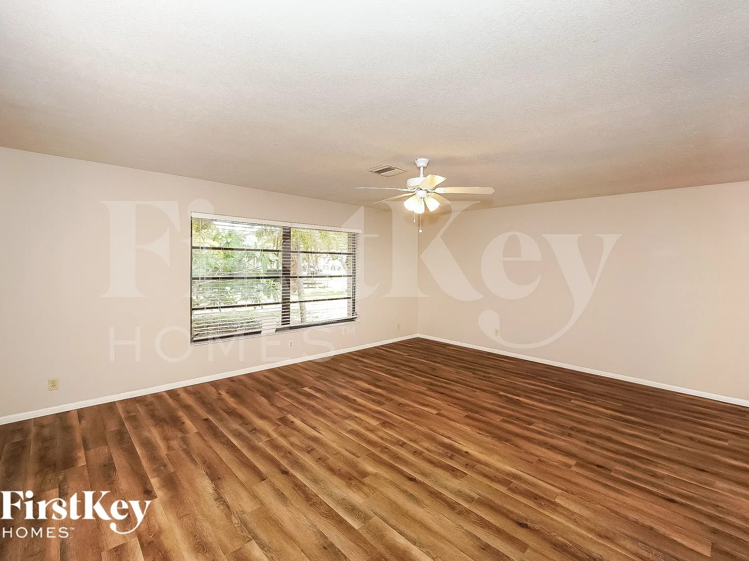 3 bed, 2.0 bath, 1942 sqft, $1,975 — Photo 4