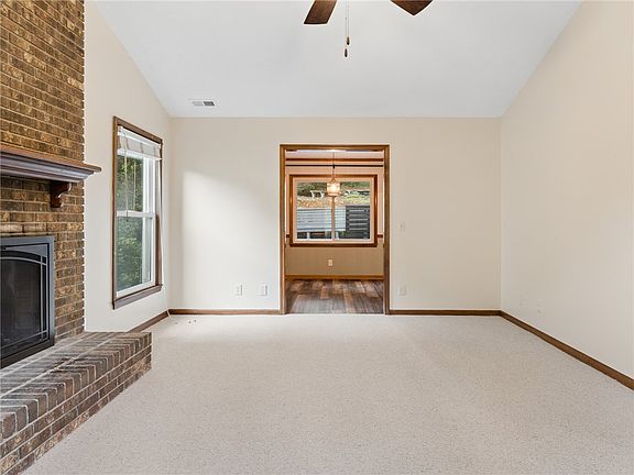 3rd image of 1606 Winding Way