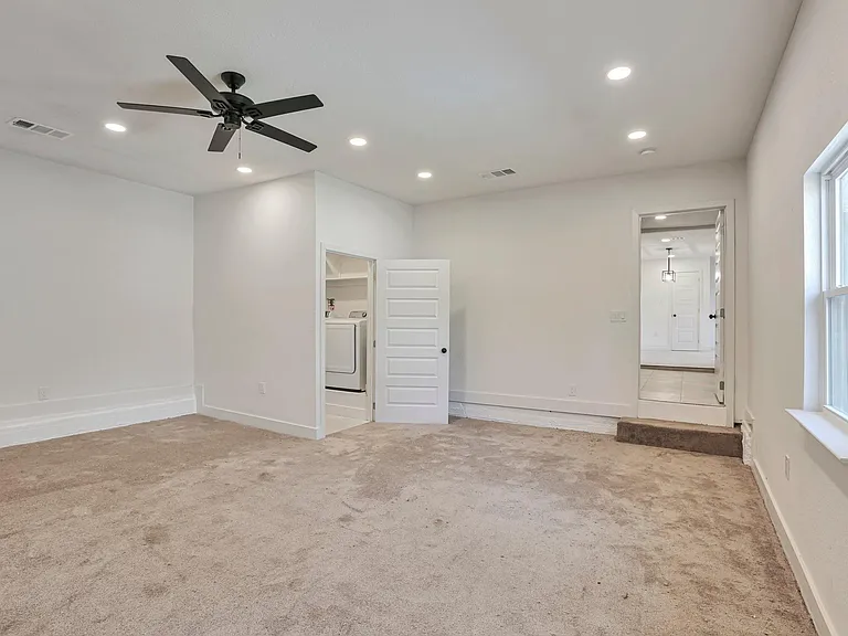 1610 S Beckley Ave — Photo 19