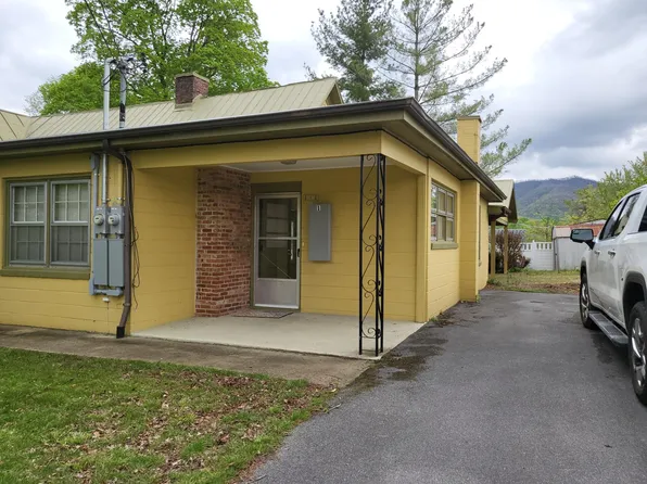 1301 College Heights Rd #2, Johnson City, TN 37604