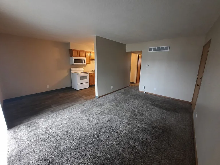 West Glen Apartments — Photo 39