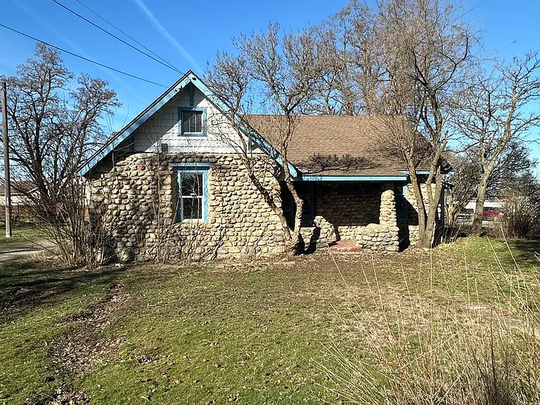 645 N McGuire Rd — Photo 1