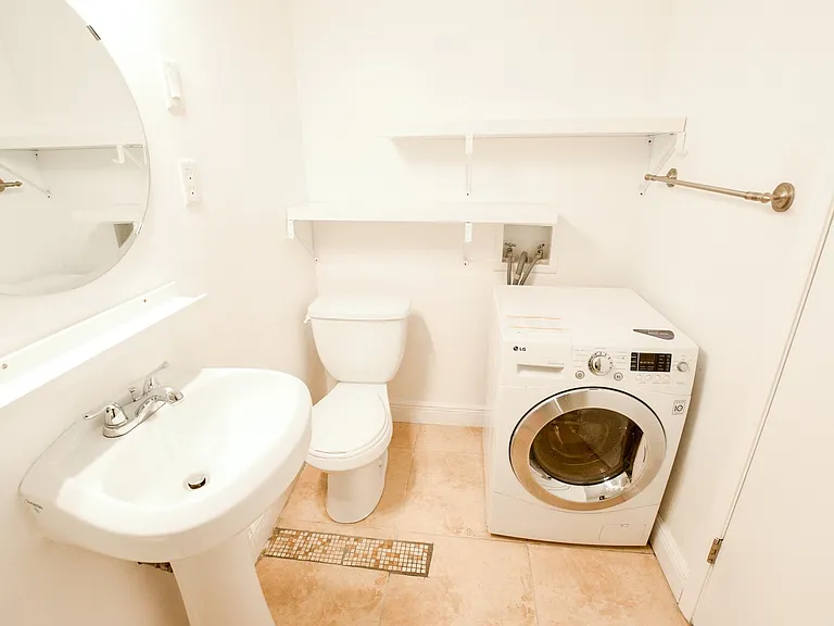 2585 Grassy Point Dr #203 — Photo 8
