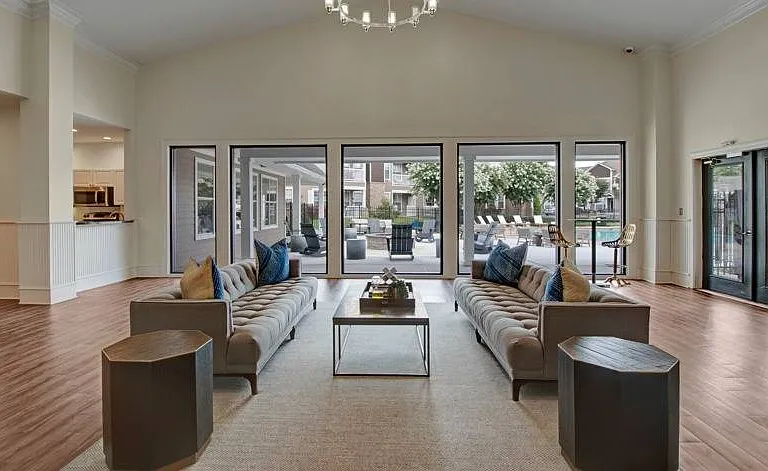 Hamptons at Woodland Pointe — Photo 22
