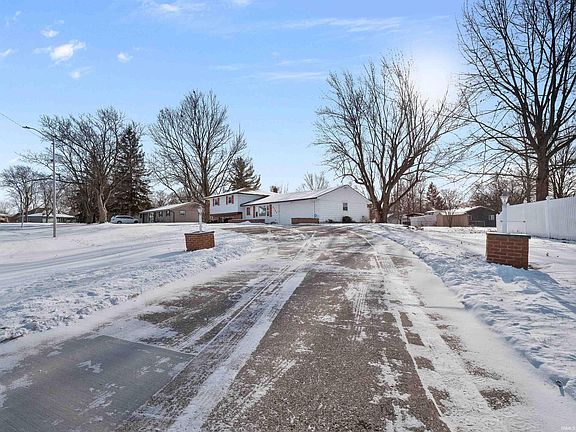5th image of 5745 N Brookwood Dr