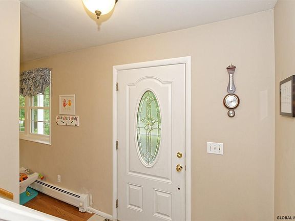 5th image of 10 Walden Gln