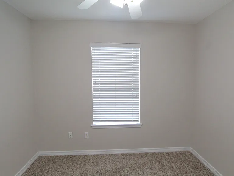7680 Chablis Cir — Photo 15
