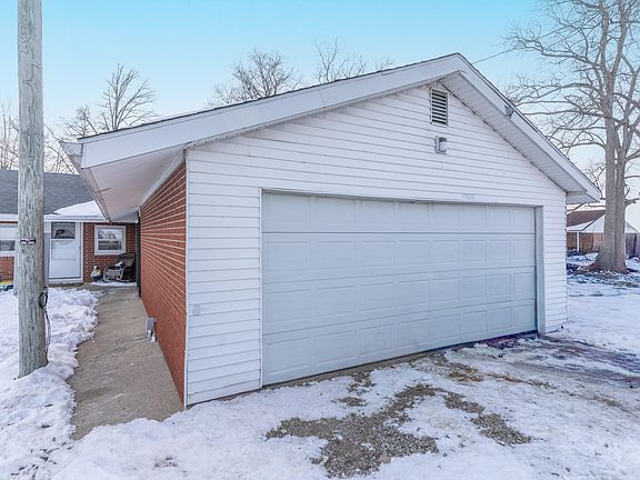 3rd image of 2341 Miami Conservancy Rd