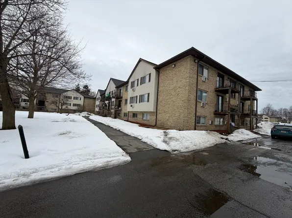 351 Pawtucket Blvd Unit 29, Lowell, MA 01854