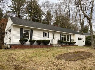 10 Lucerne Dr, Andover, MA 01810