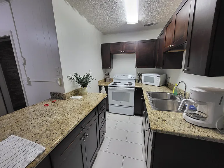 331 Decatur St #2A — Photo 5