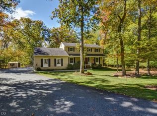 4 Surrey Ln, Mendham, NJ 07945