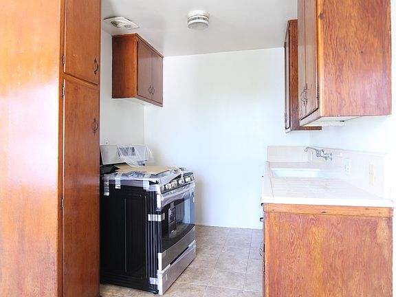 4th image of 2023 Reservoir St